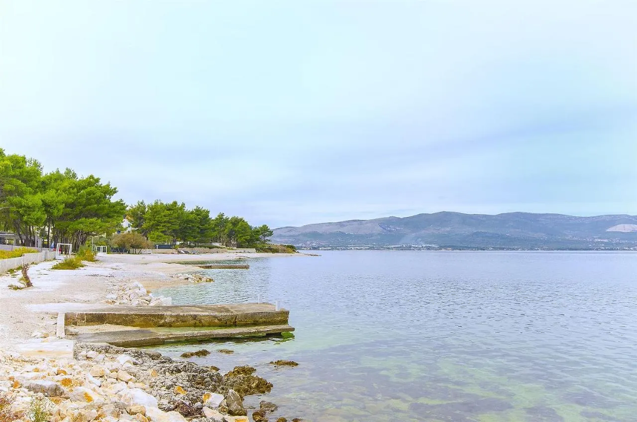 Apartments Milka Slatine Croatia