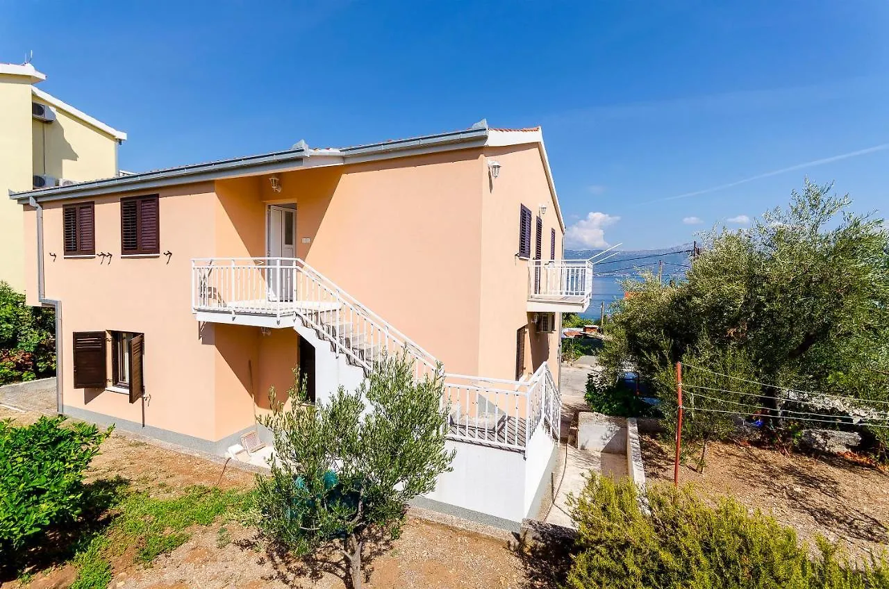 Apartments Milka Slatine Croatia